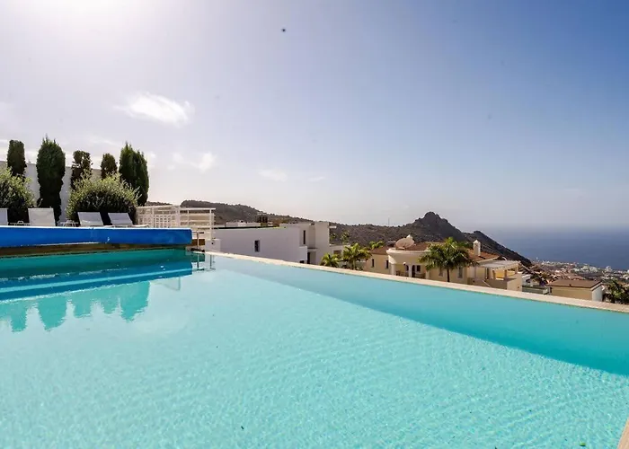 Itaca Vista Mar Y Piscina Climatizada * אדחה