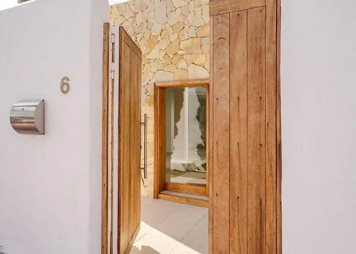 Itaca Vista Mar Y Piscina Climatizada וילה