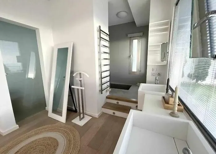 Itaca Vista Mar Y Piscina Climatizada וילה *