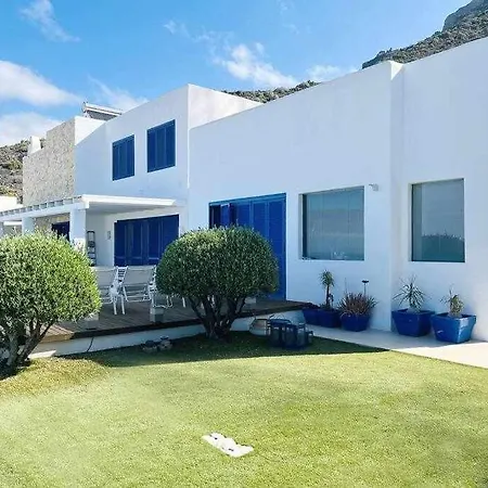 Itaca Vista Mar Y Piscina Climatizada Villa *