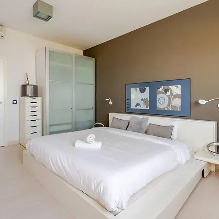 Itaca Vista Mar Y Piscina Climatizada *