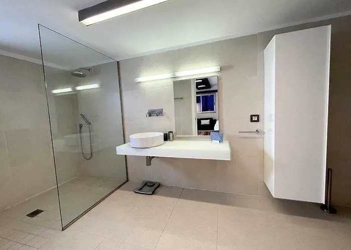 Itaca Vista Mar Y Piscina Climatizada וילה *